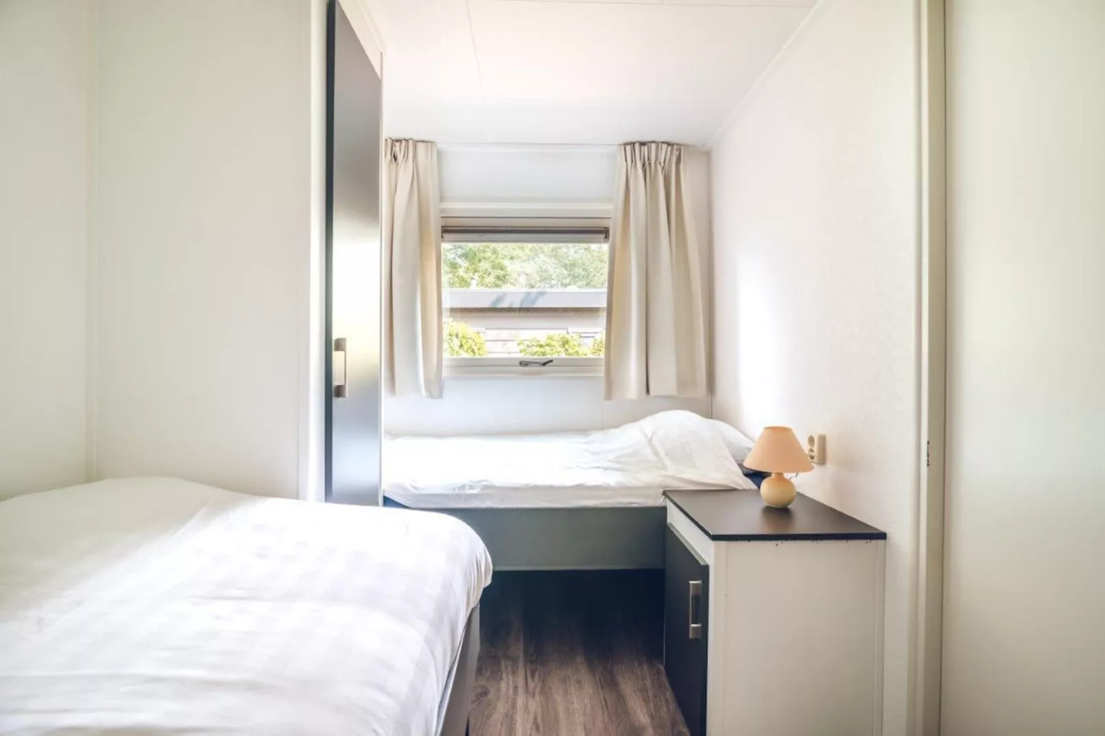 Patio Bungalow Chalet | 2 - 4 people-Bedroom