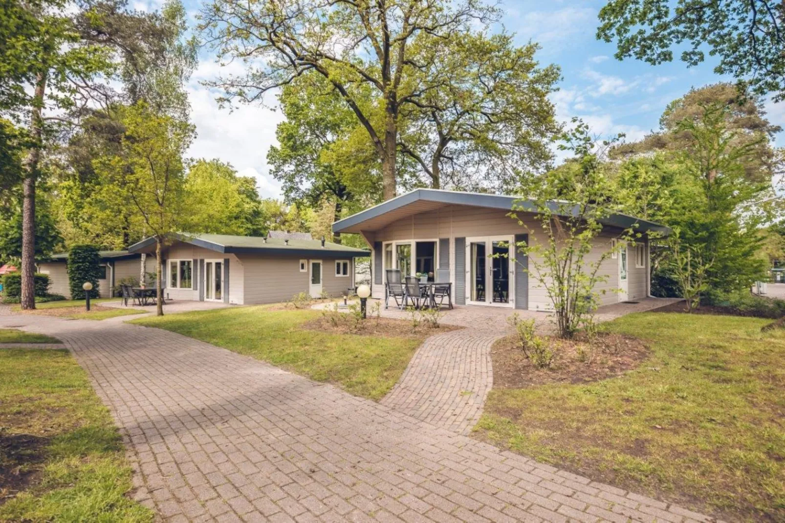 Bungalow Chalet+ | 2 - 4 people-Exterior summer