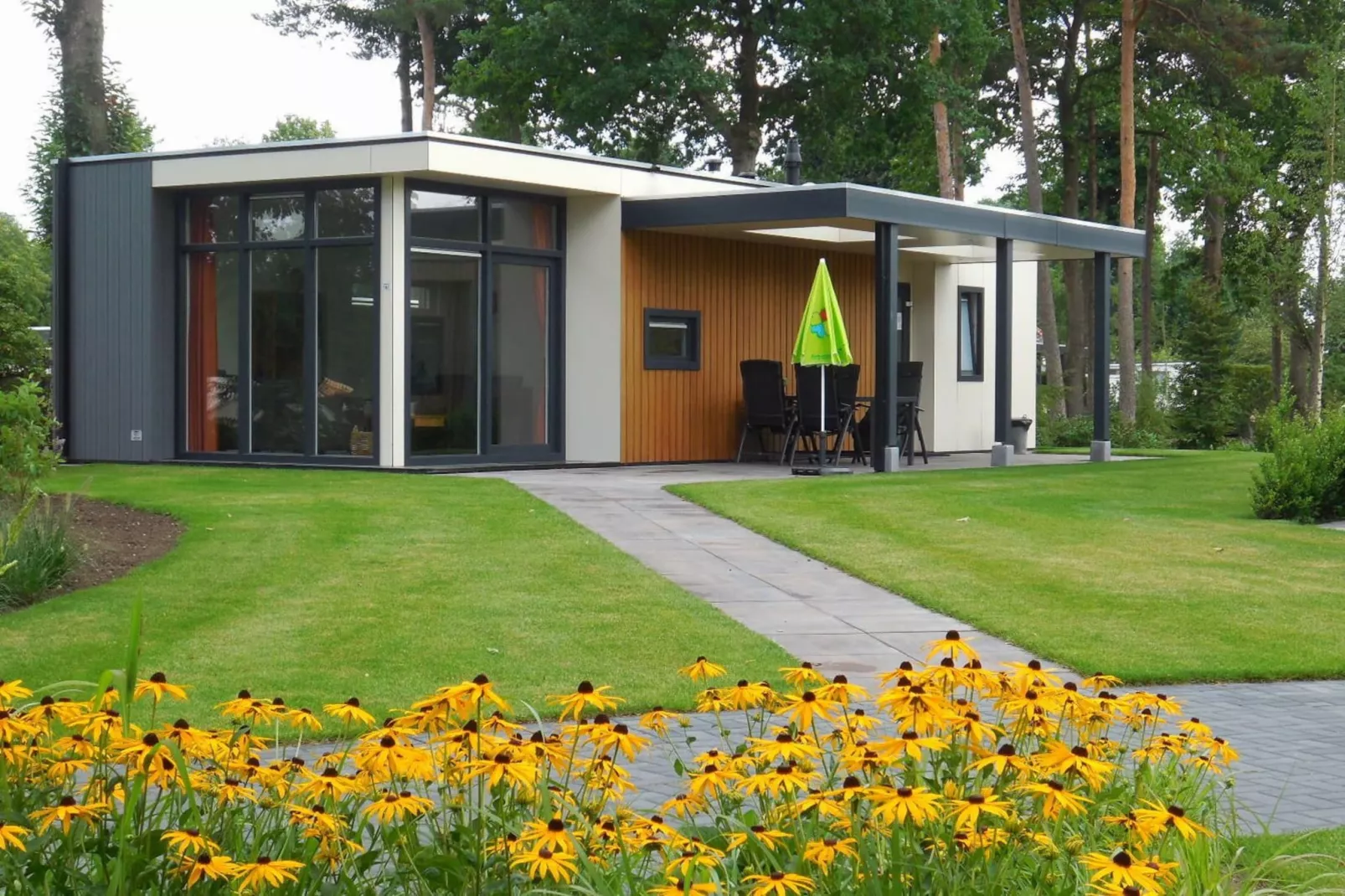 Holiday Villa | 2 - 4 people-Exterior summer