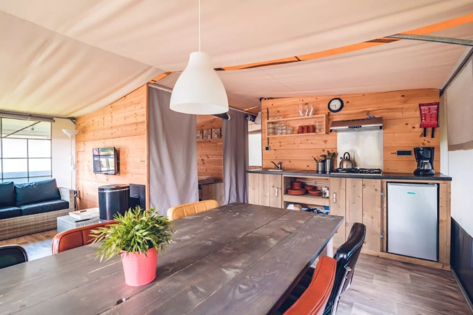 Tent Villa | 2 - 6 people-Dining room