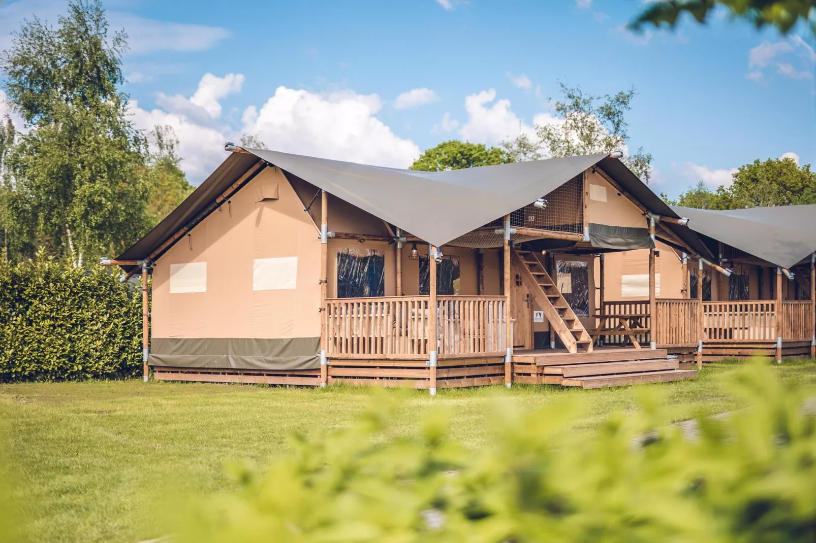Safari tent 'Edelhert' | 2 - 8 pers-Außenbereich Sommer