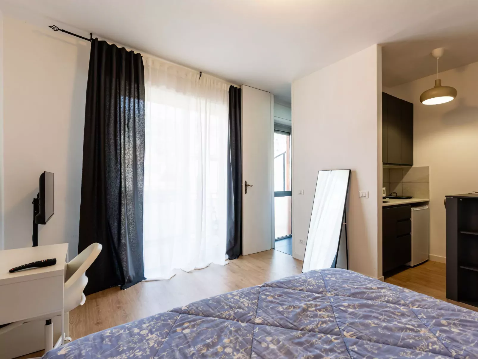 Modern Studio Nest-Inside