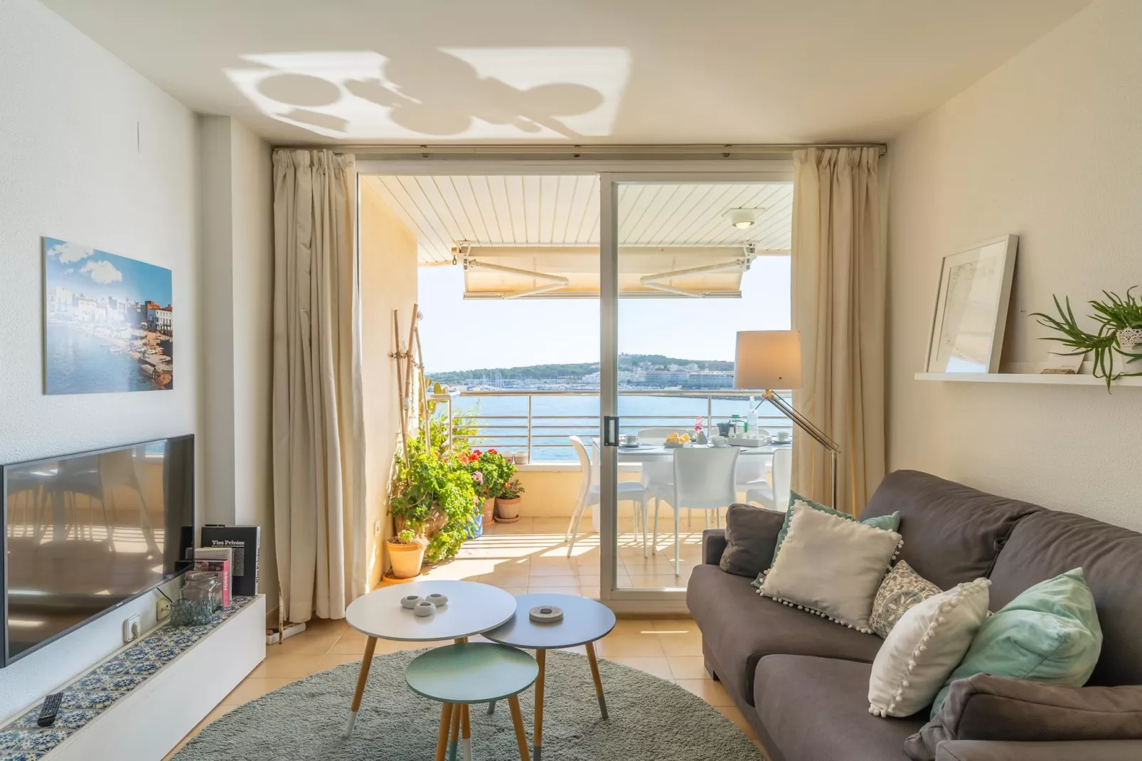 Georgina-Living room