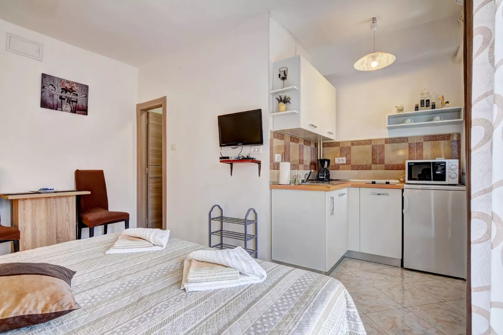 Kajfes A2 - Lovely Studio Apartment with Terrace-Floor plan