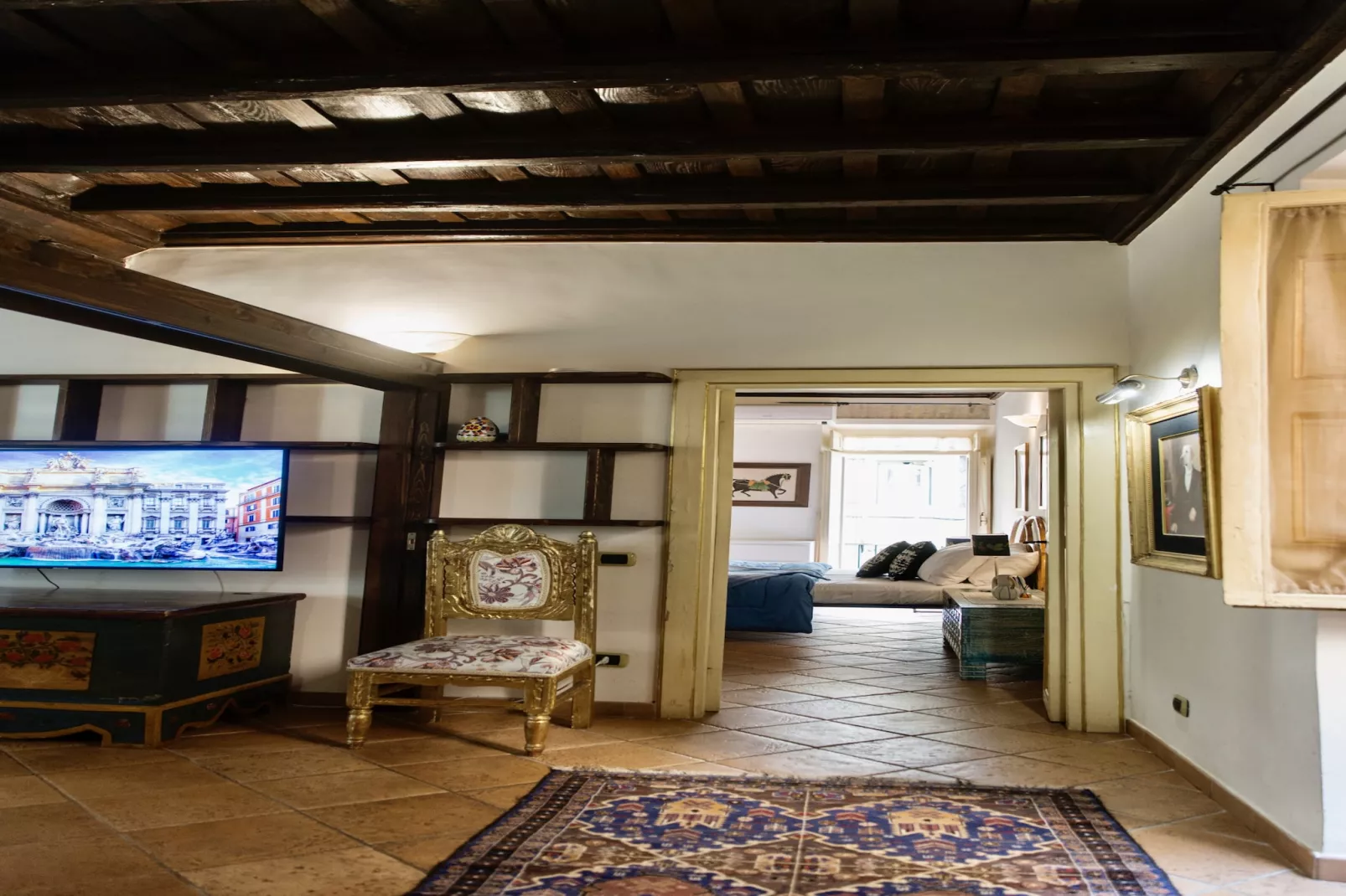 Trevi Fountain Apartment-Living room