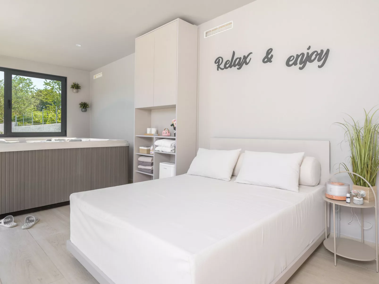 Villa Romantica-Inside