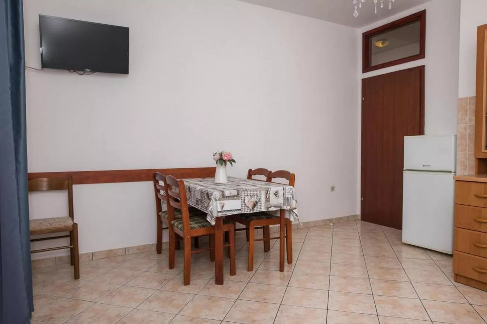 Apartments Gaj Brodarica - A8-Dining room