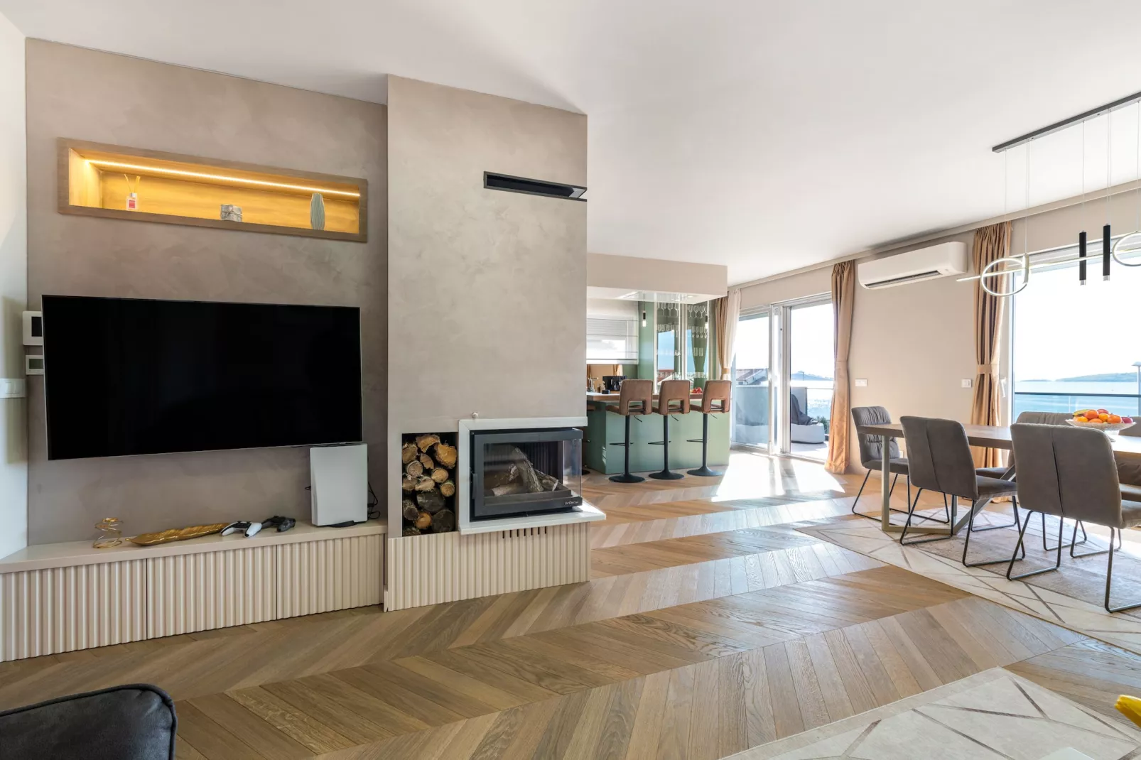 Luxury Apartment Tisa - three bedroom apartment-Salon