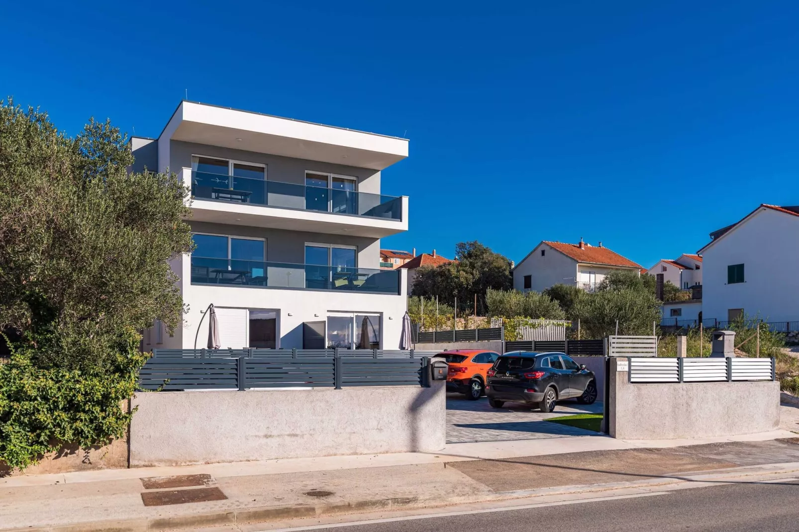 Apartments Velic - Three bedroom apartment C-Außenbereich Sommer