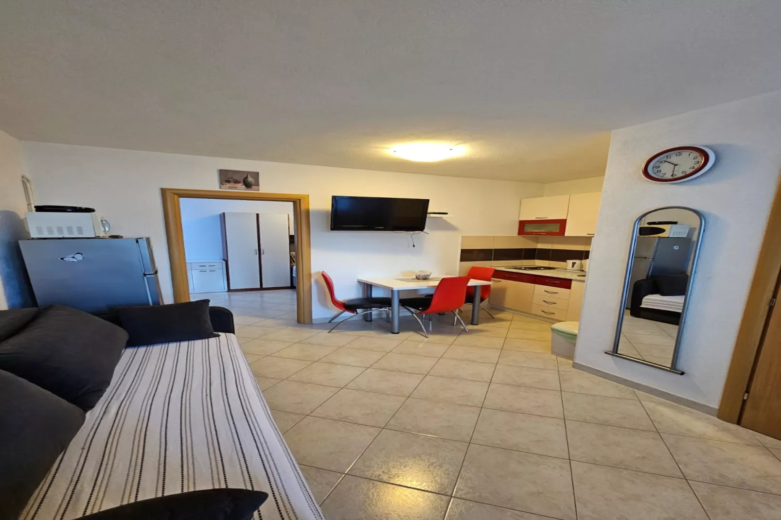 Apartments Olga - one bedroom apartment A1-Dining room