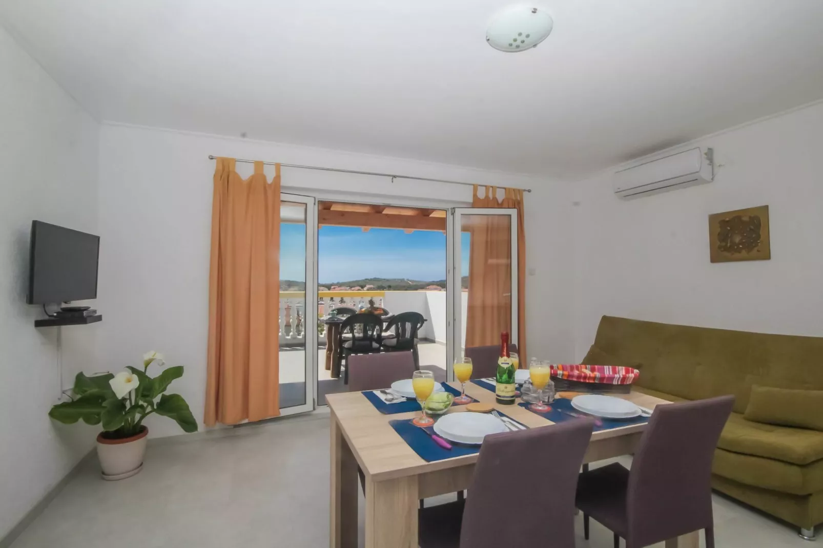 Apartments Horvat - Green-Dining room