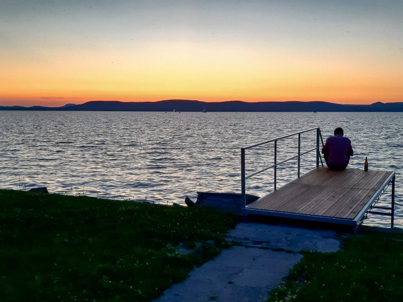 Lake House Sundown-Draußen