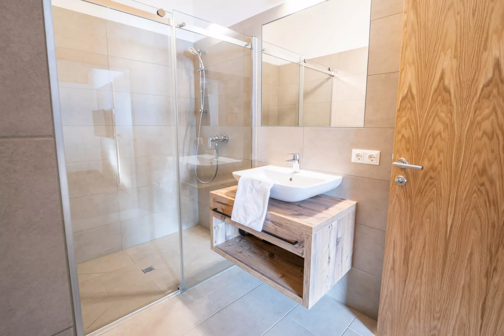 Penthouse Two-bedroom Apartment – KA2P-Bathroom