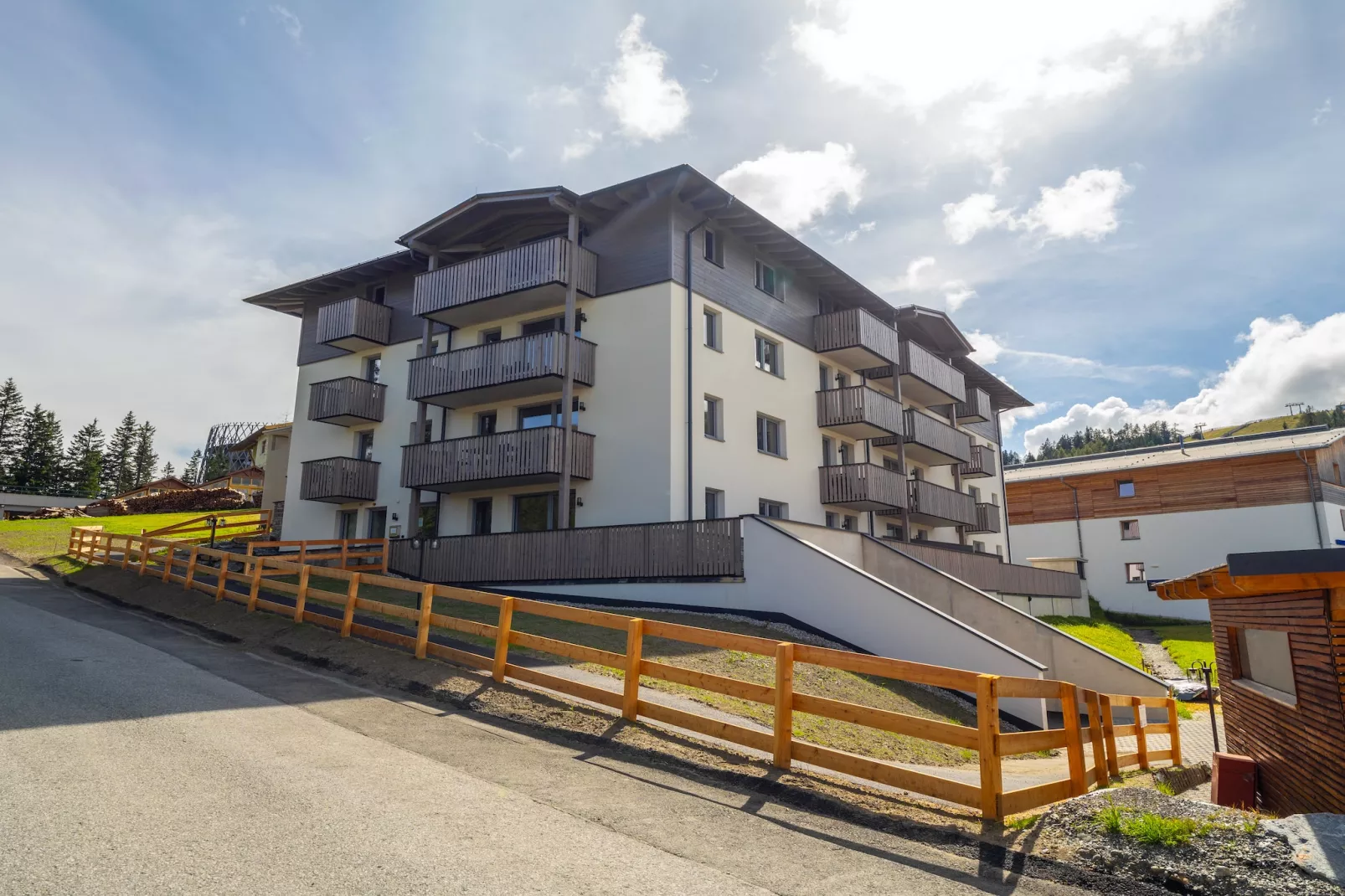 Penthouse Three-bedroom Apartment – KA3P-Exterior summer