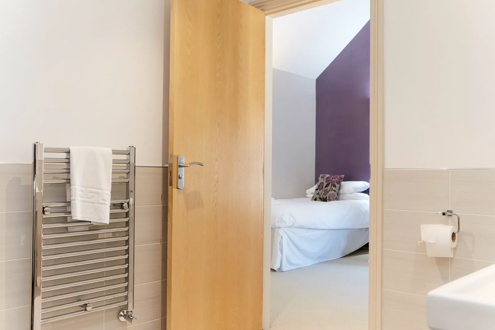 Sunshine Cottage-Bedroom