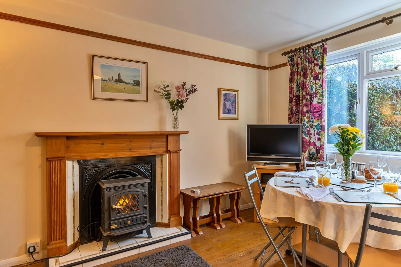 Glebe Cottage-Dining room
