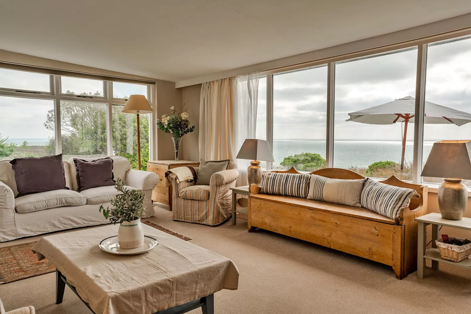 Lesceave Cottage-Living room