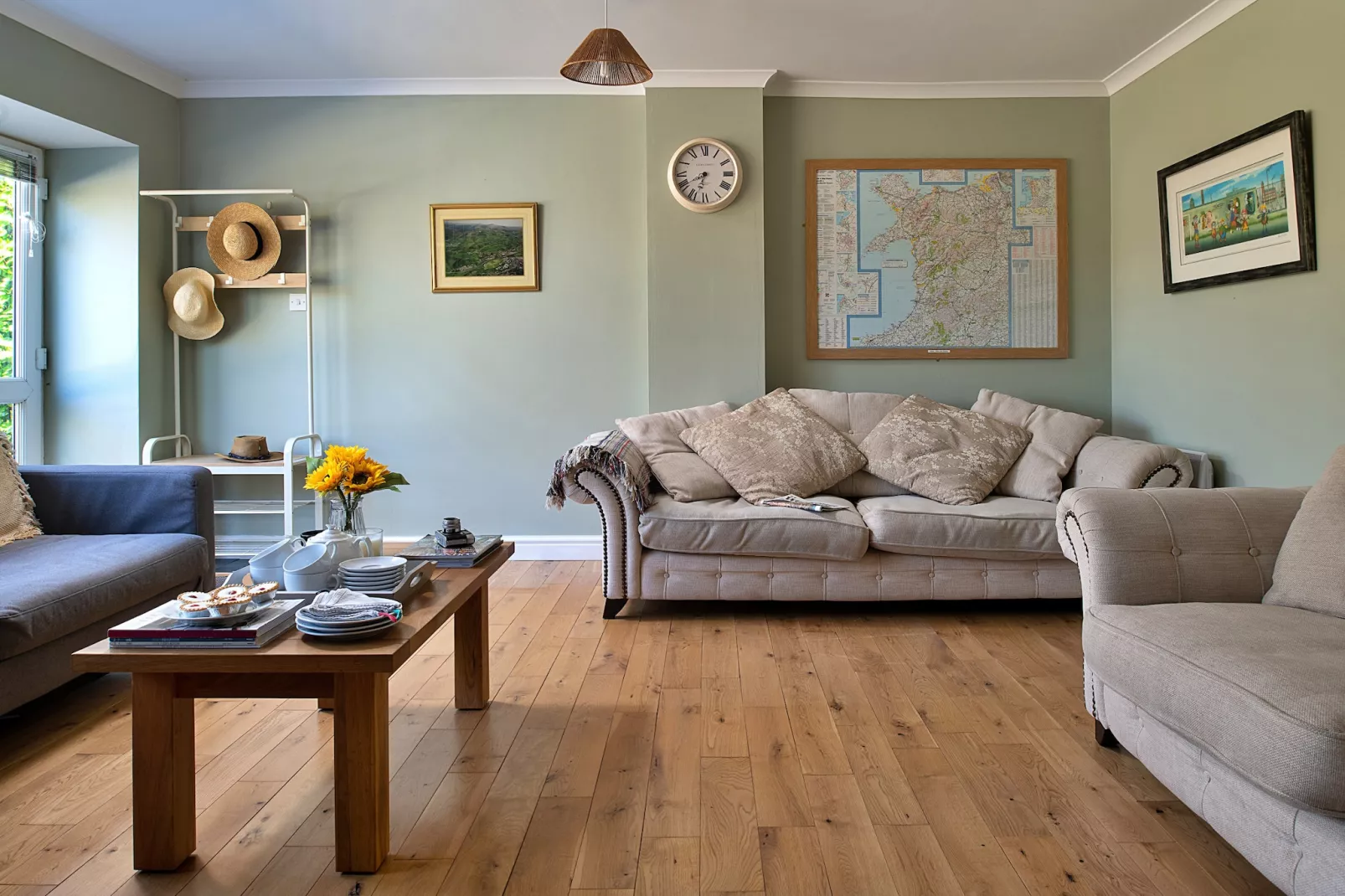 Felin Ship-Living room
