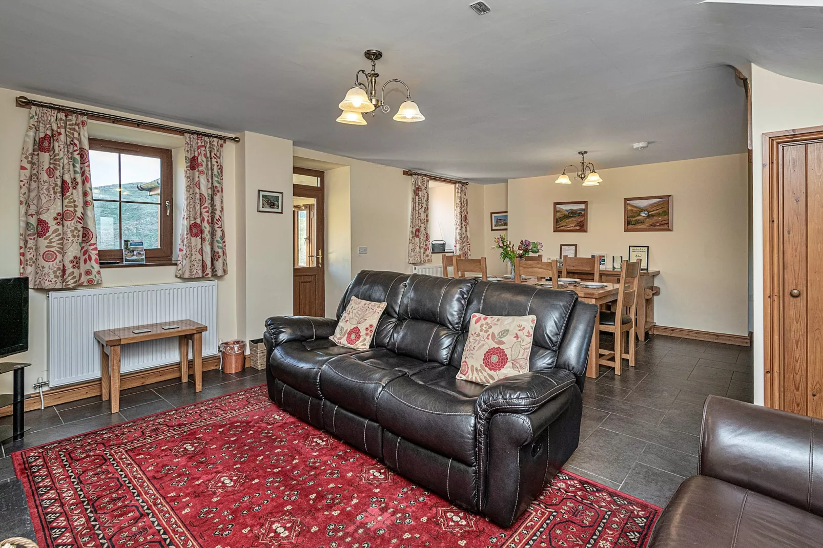 Llechwedd Mawr-Living room