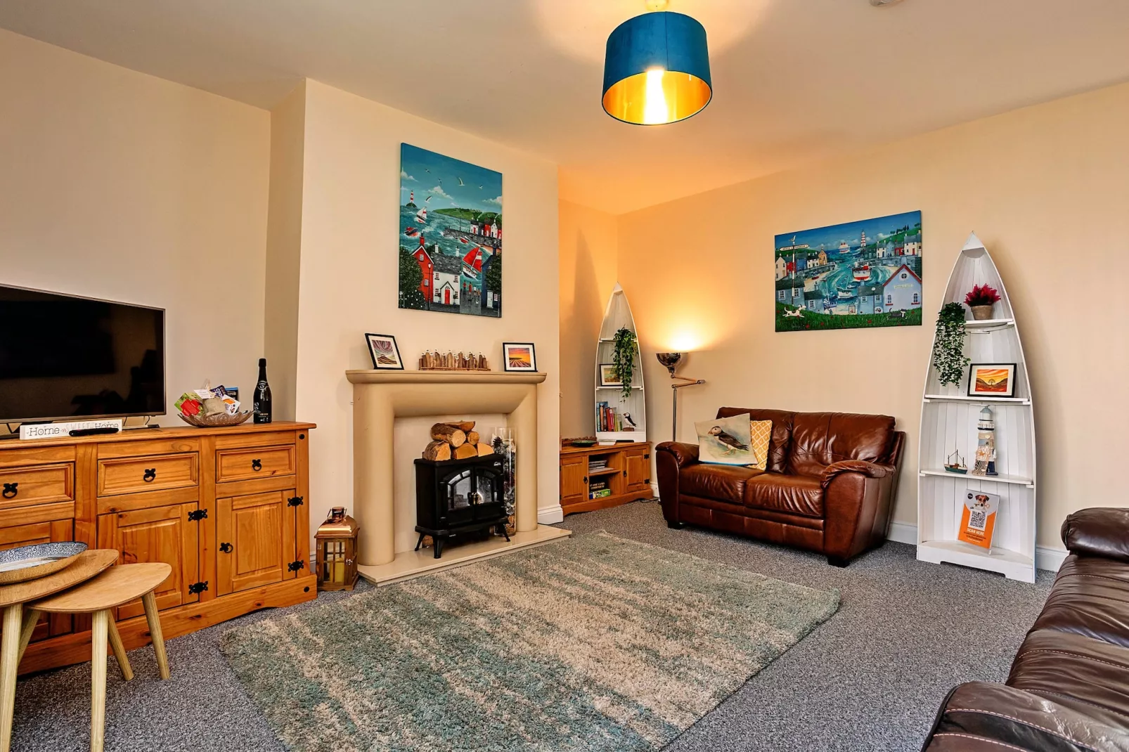 Byron Street-Living room