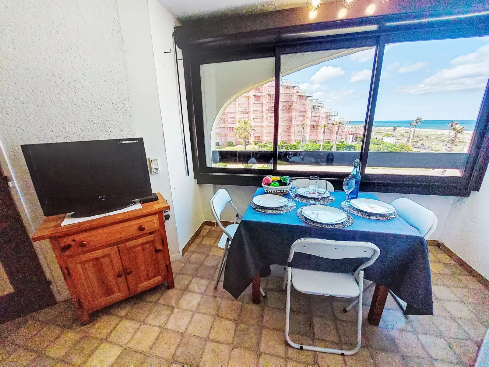 Front de Mer-Inside