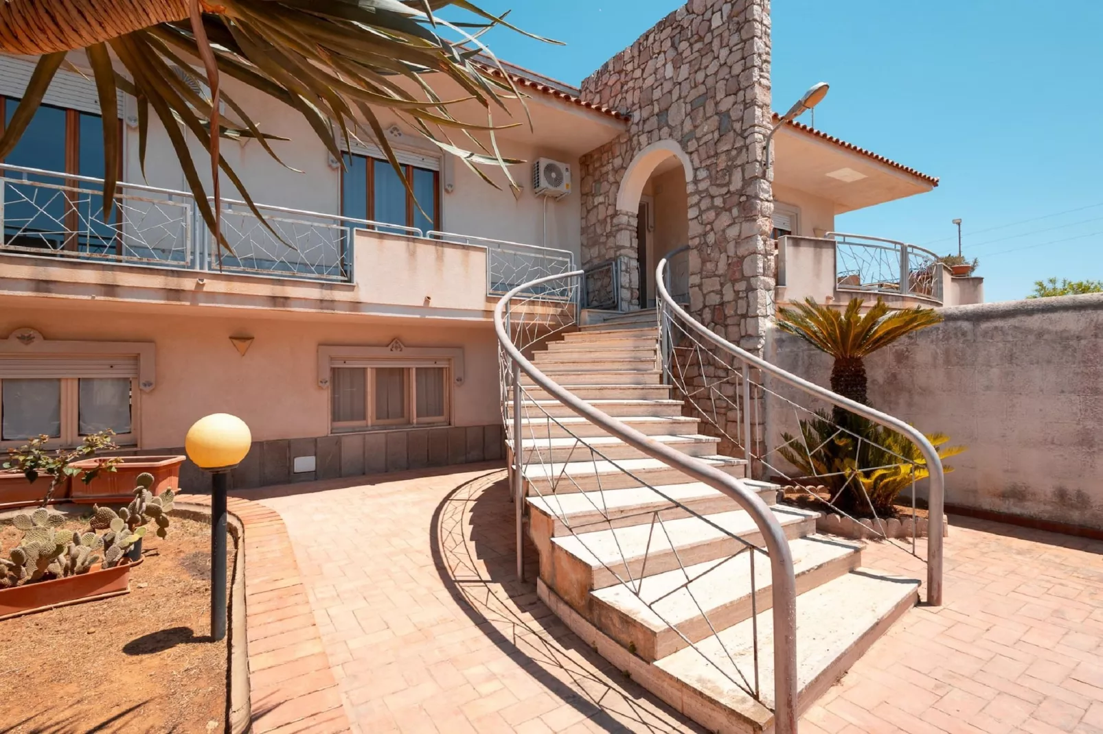 Villa Cloe-Exterior summer