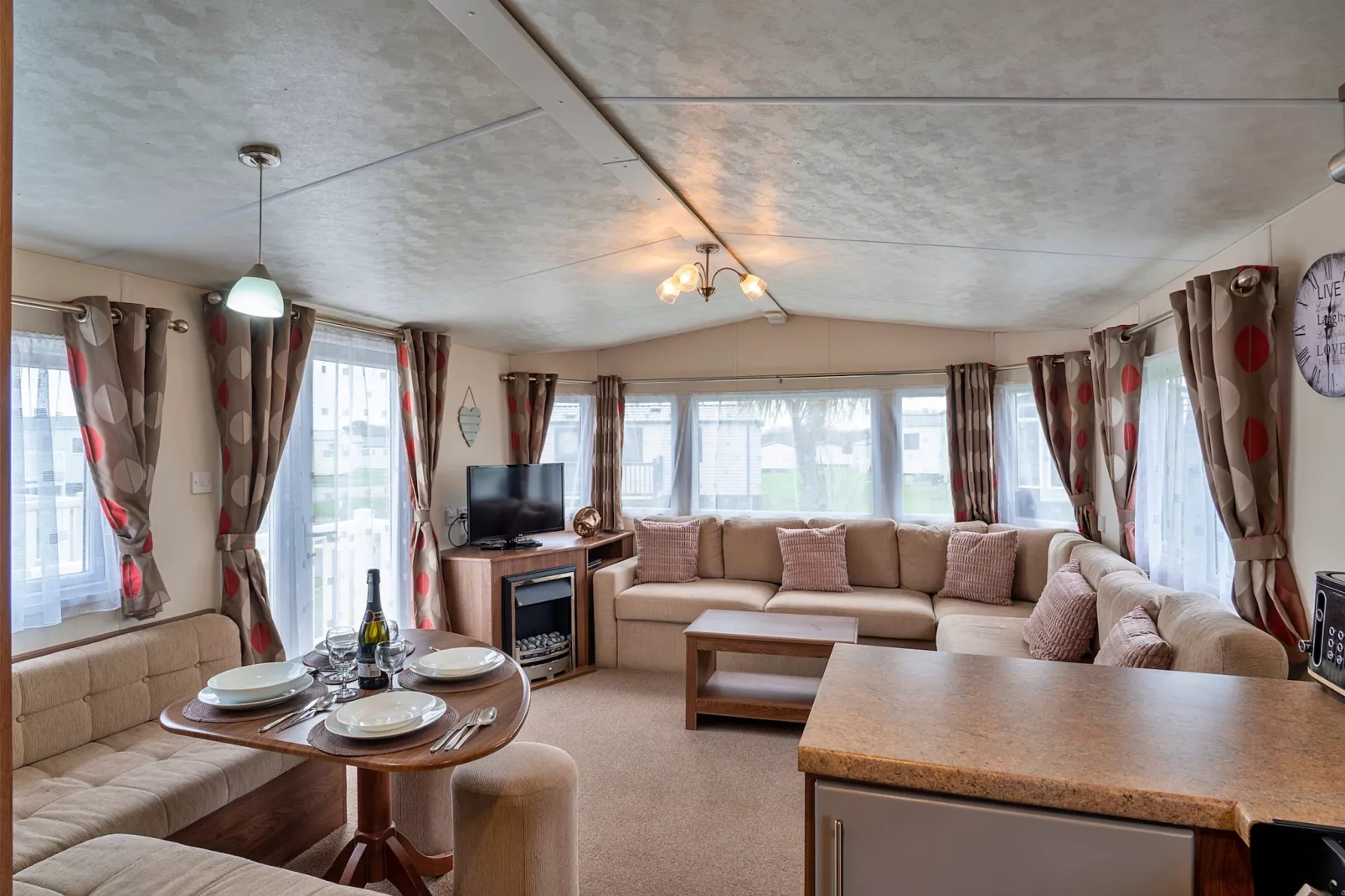 Phoenix Retreat-Living room