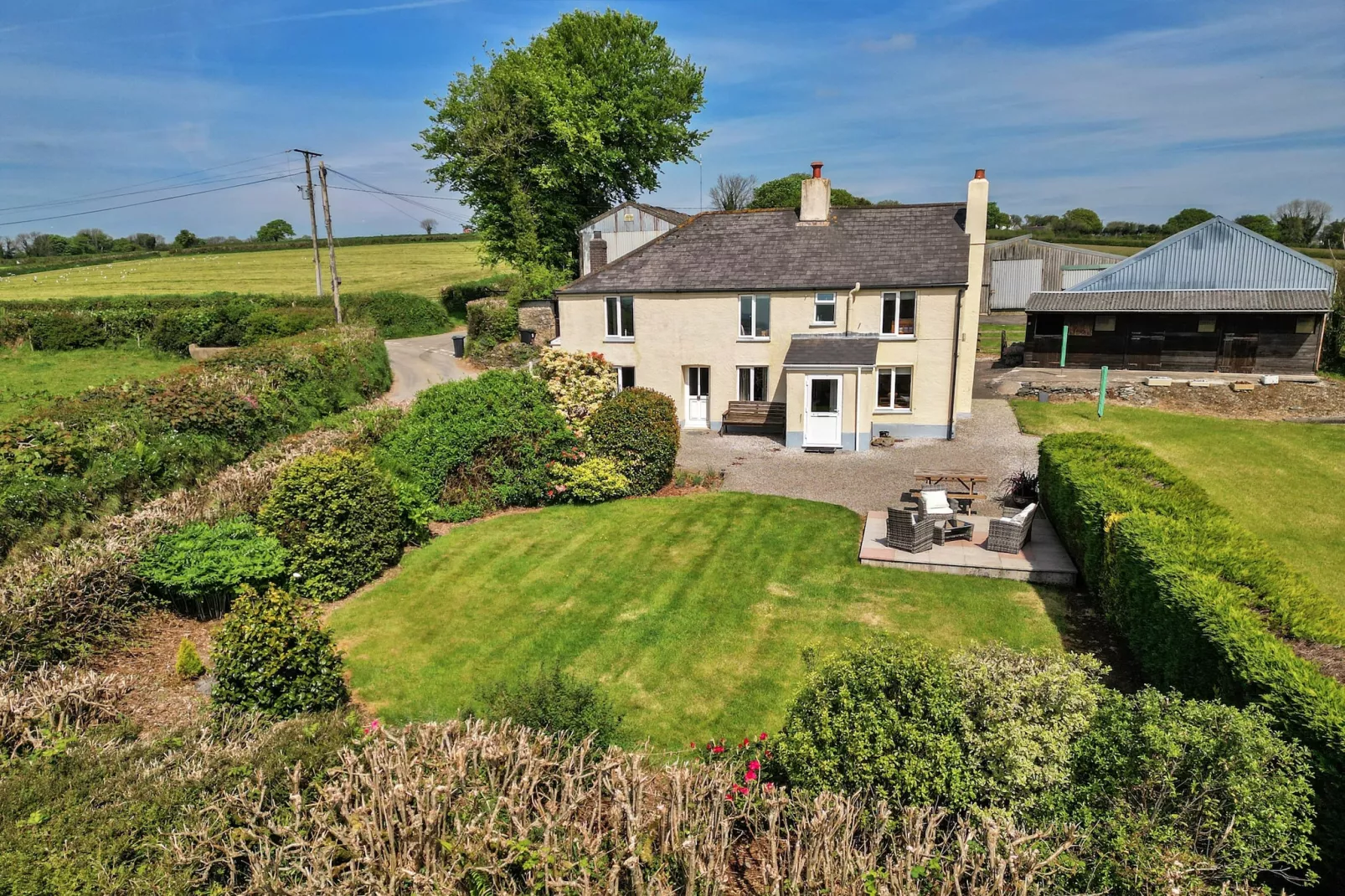 Cutkieve Farm Cottage-Exterior summer