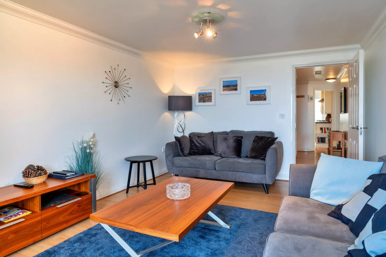 Blue Horizon-Living room