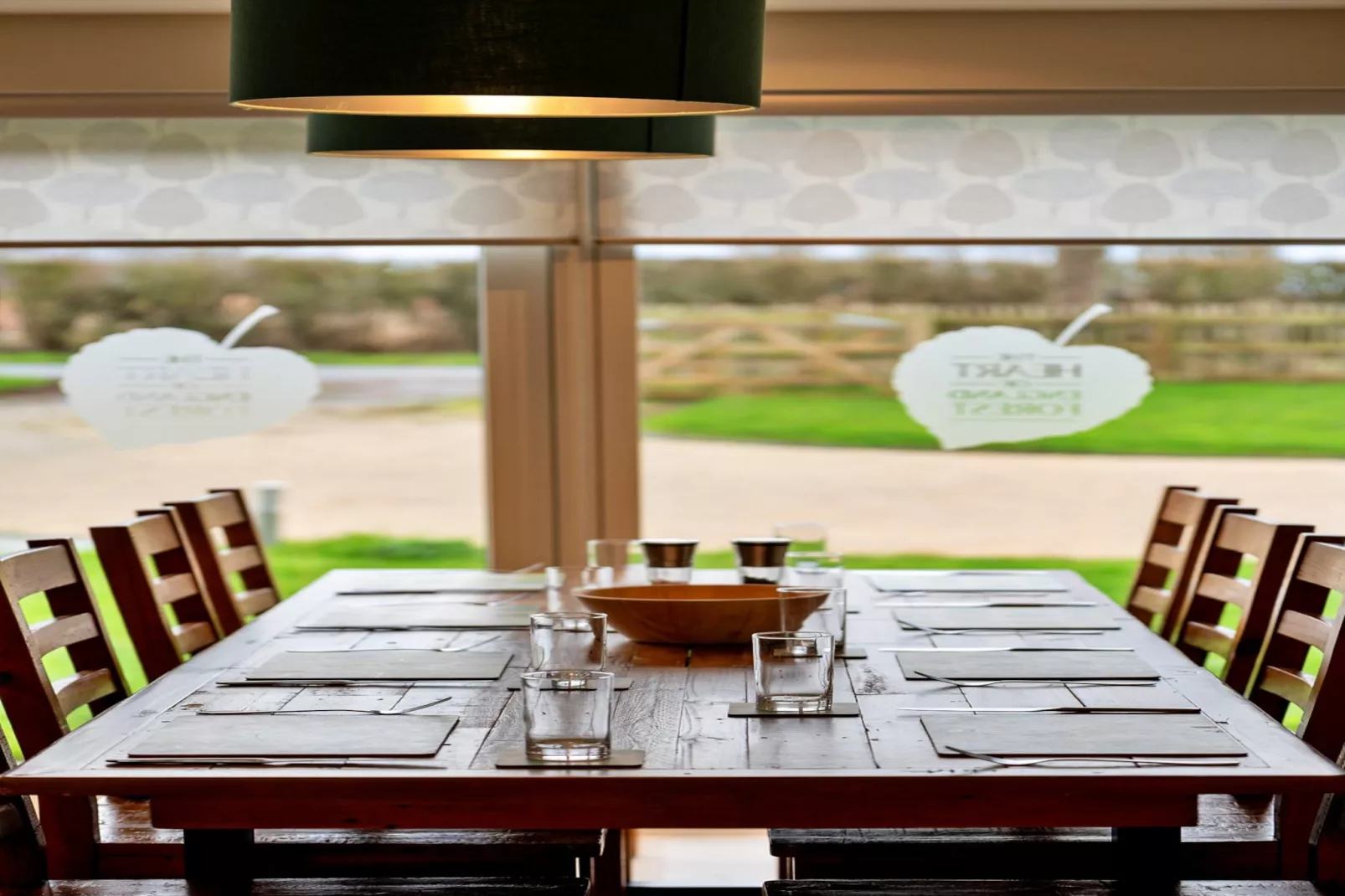 Oak Cottage-Dining room