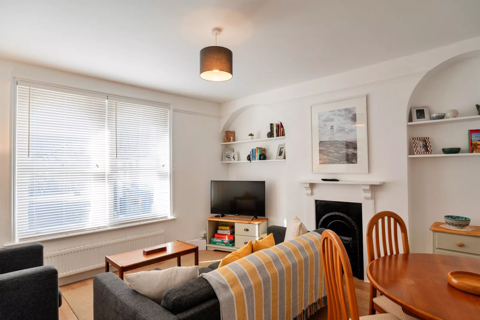Centre View-Living room