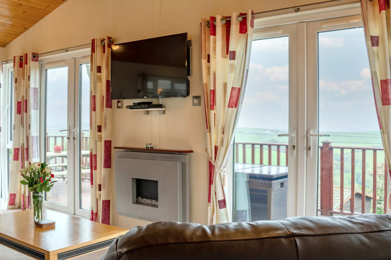 Whitsand Bay Lodge-Living room