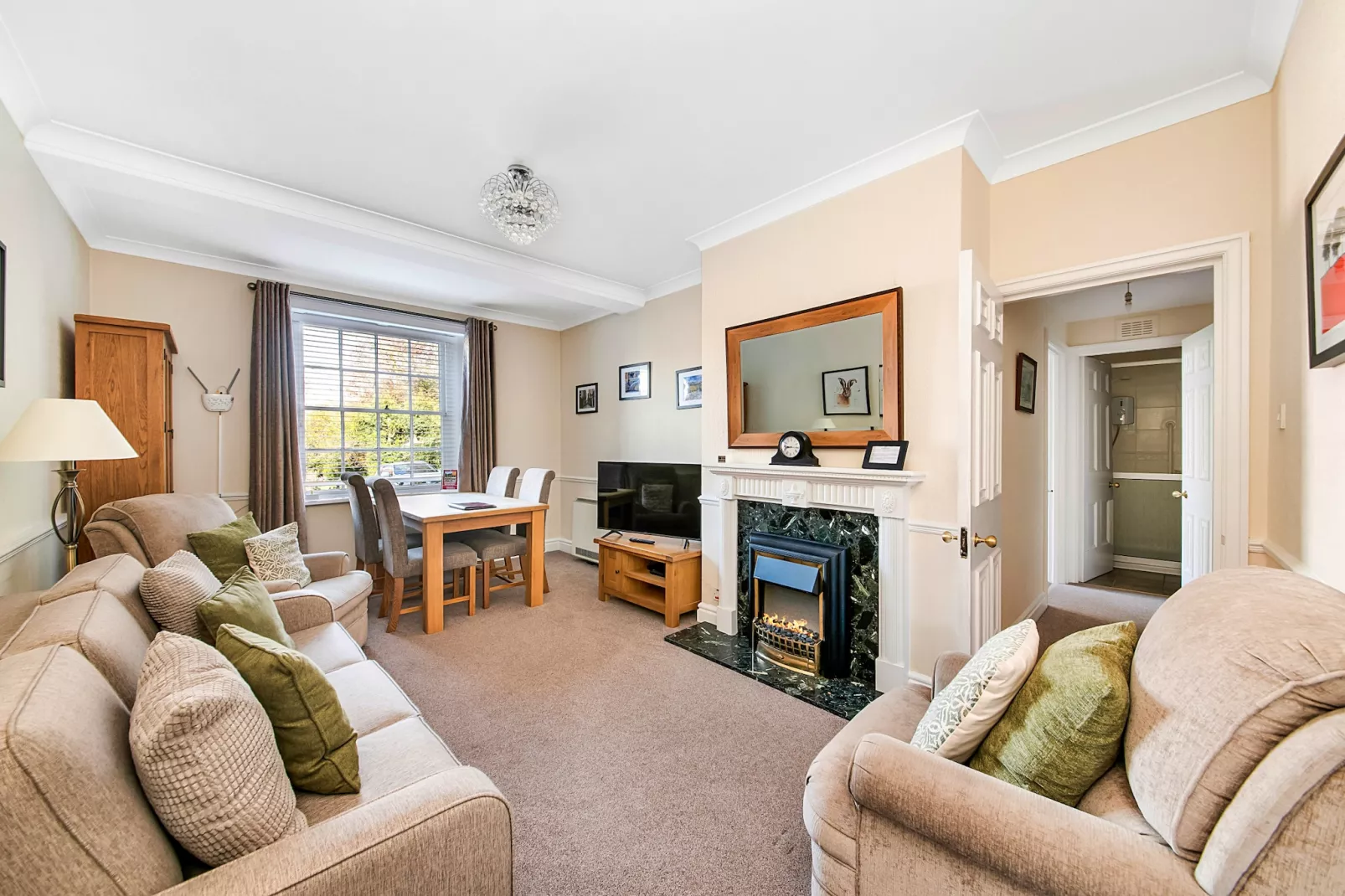 Kilburn Hall Apt-Living room