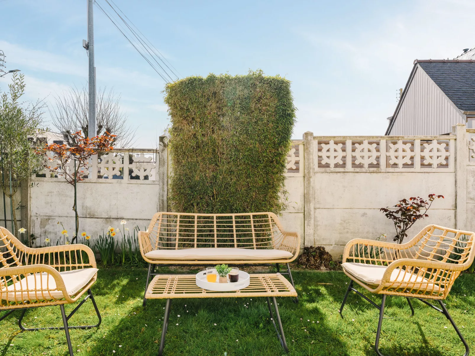 La Colombe-Outside