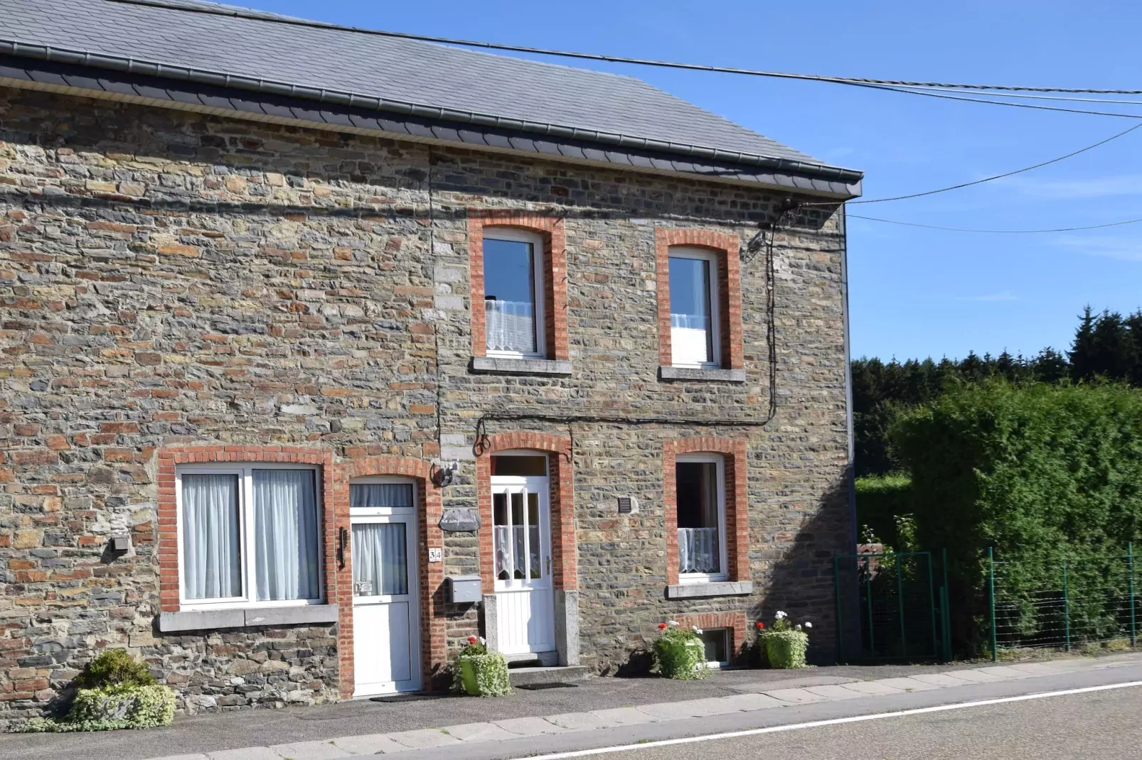 Le Simplement 2-Exterior summer