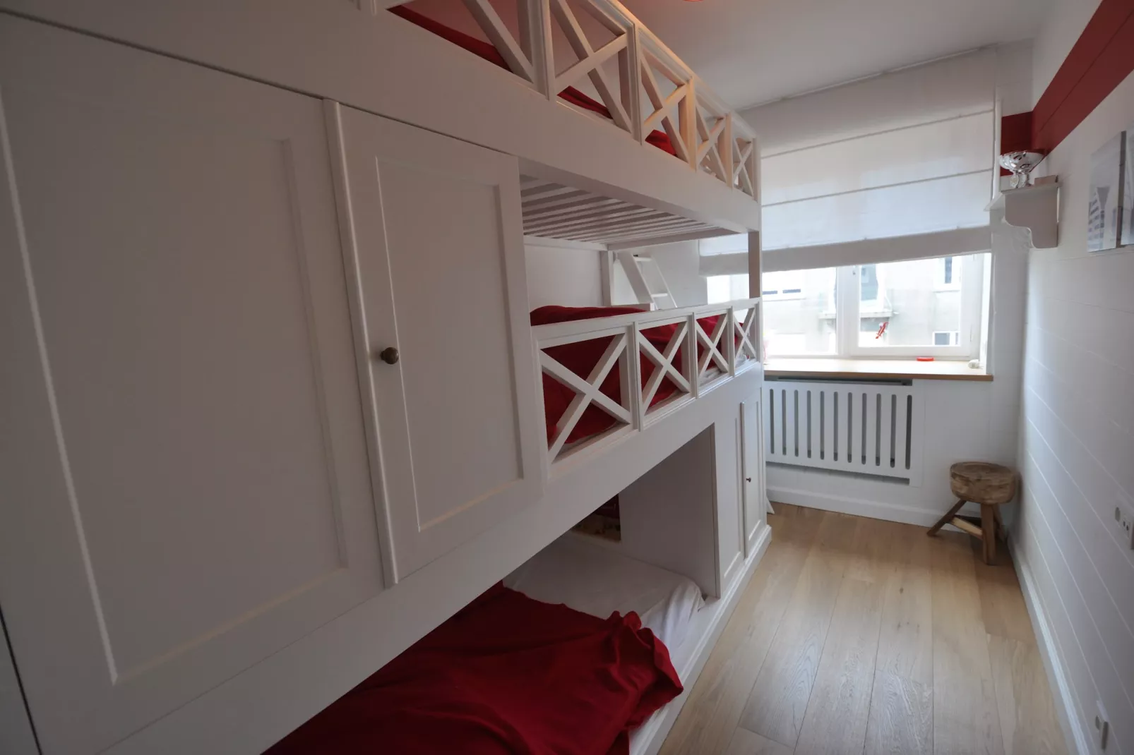 Mistral 31-Bedroom