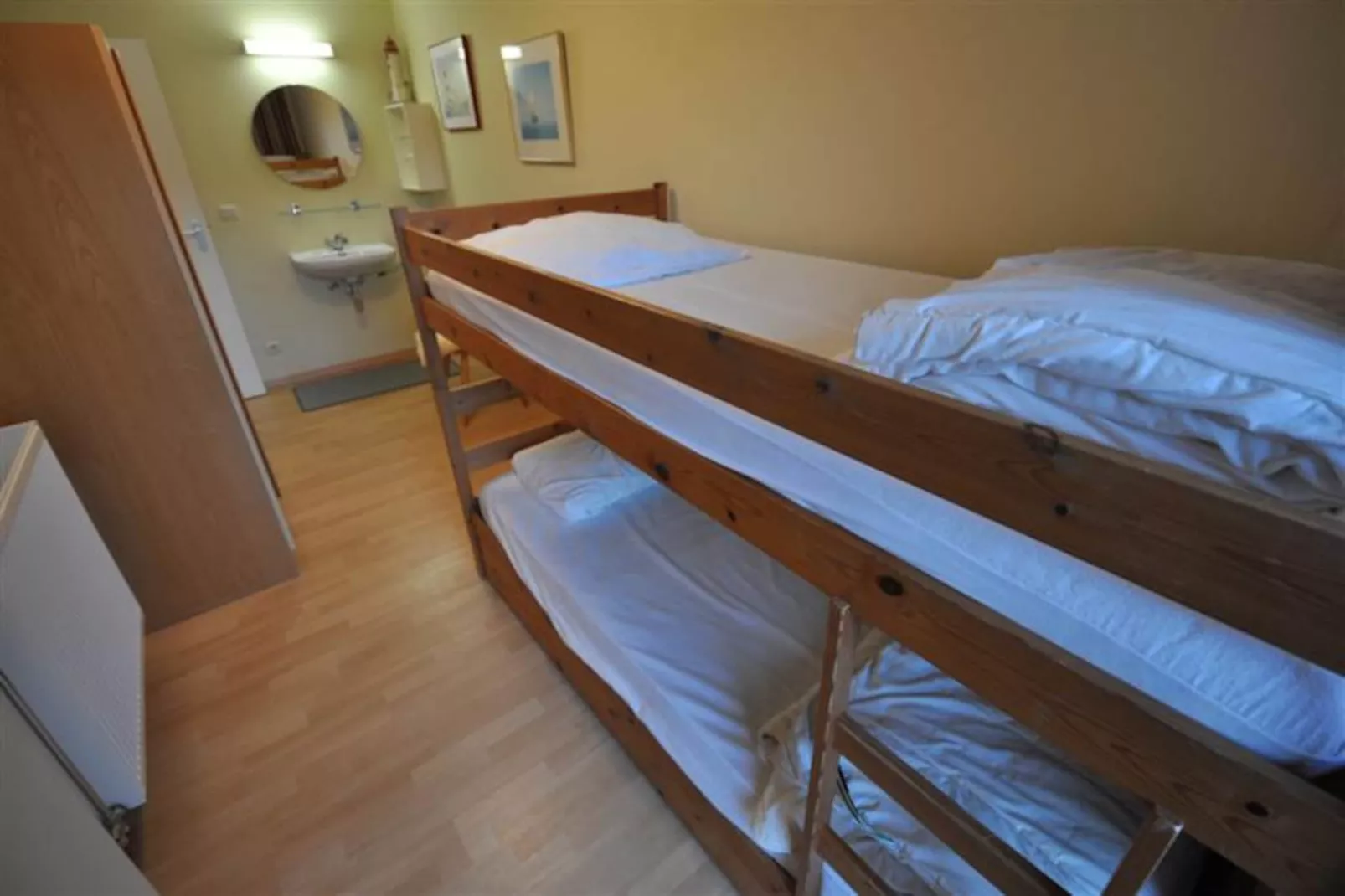Spring Sun 14-Bedroom