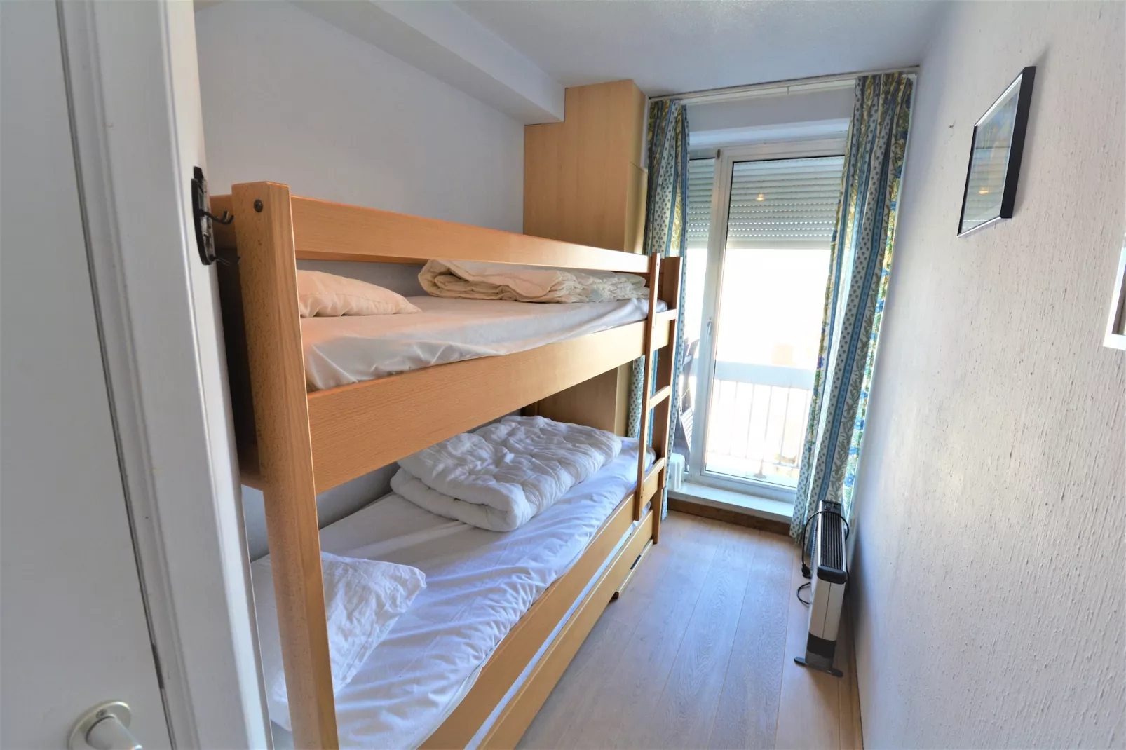 Spring Sun 82-Bedroom
