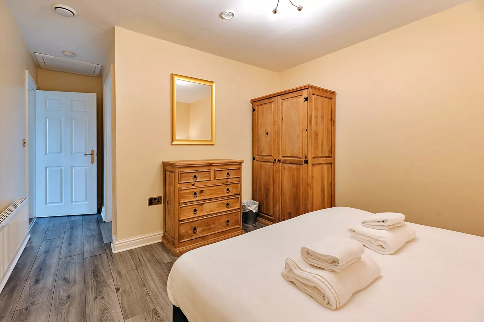 Netley Hall - Mulberry-Bedroom