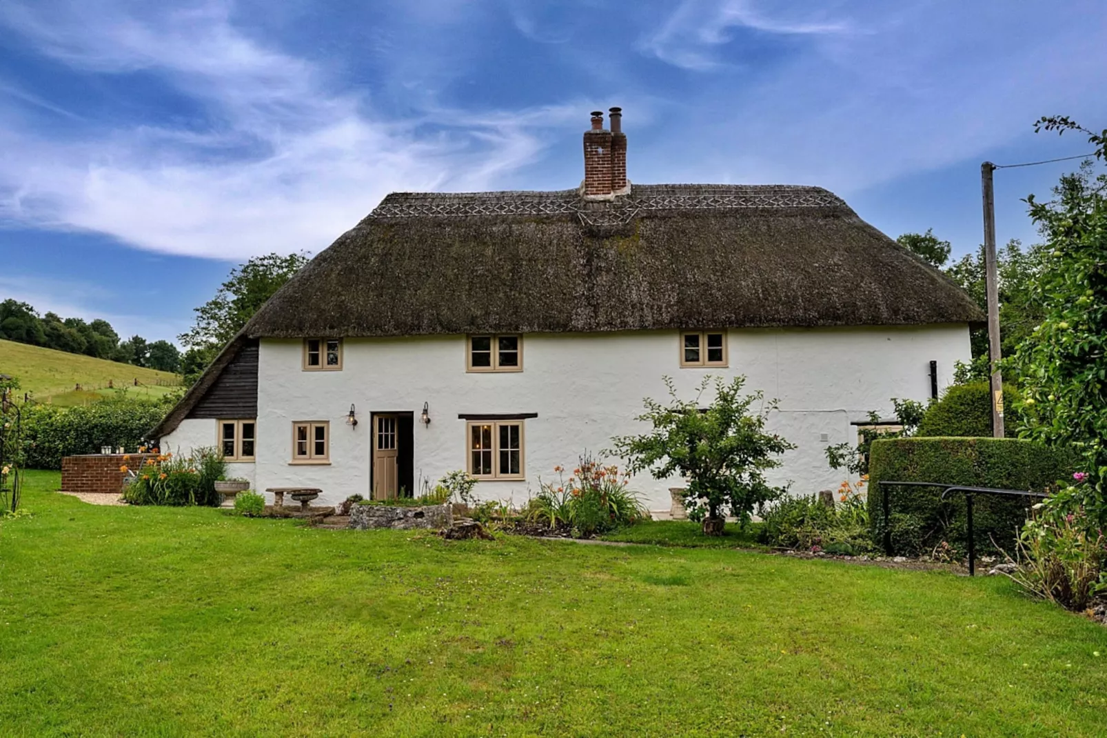 The Thatch at Winterborne Houghton-Exterior summer