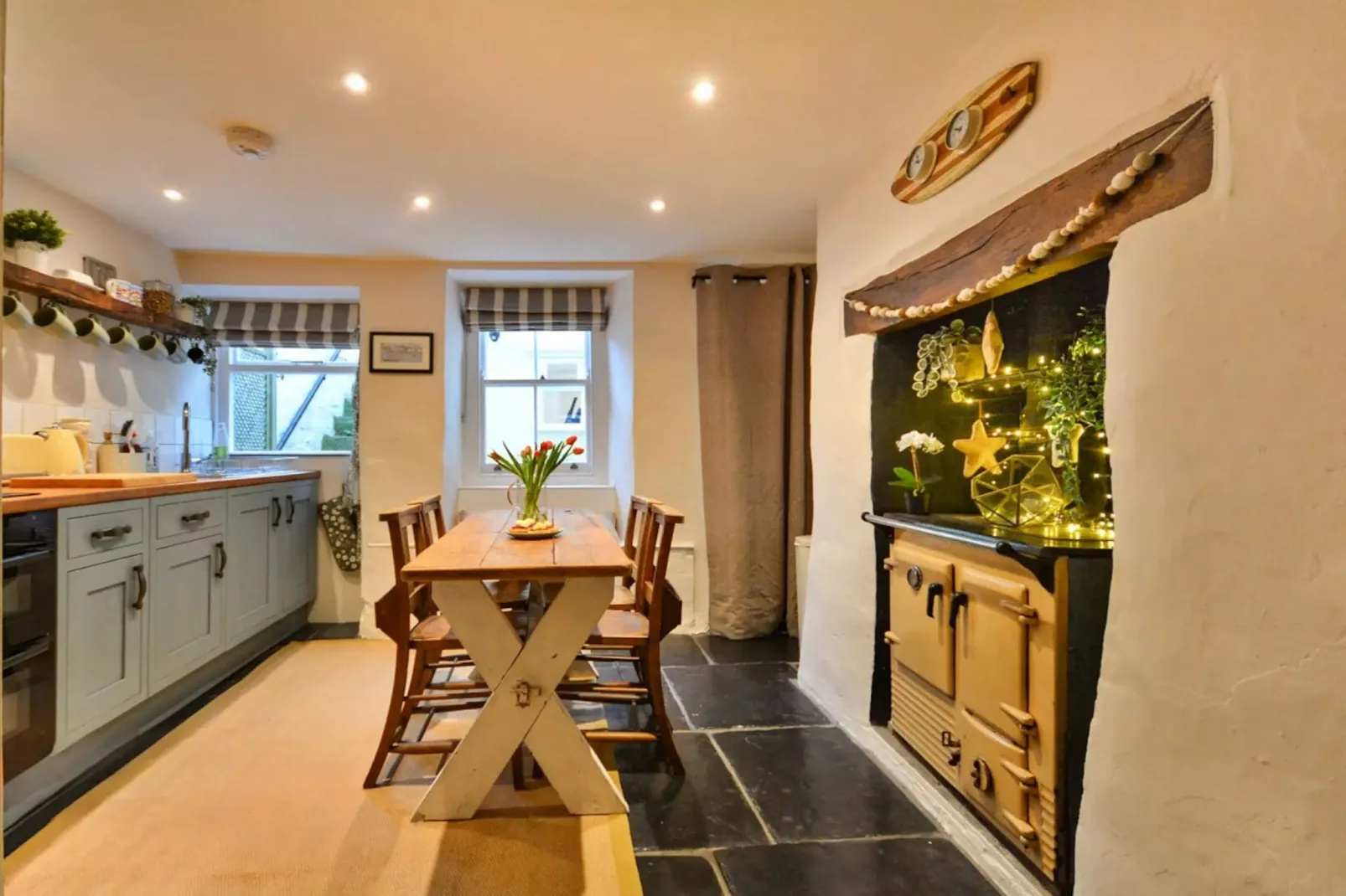 Cawsand Cottage-Kitchen