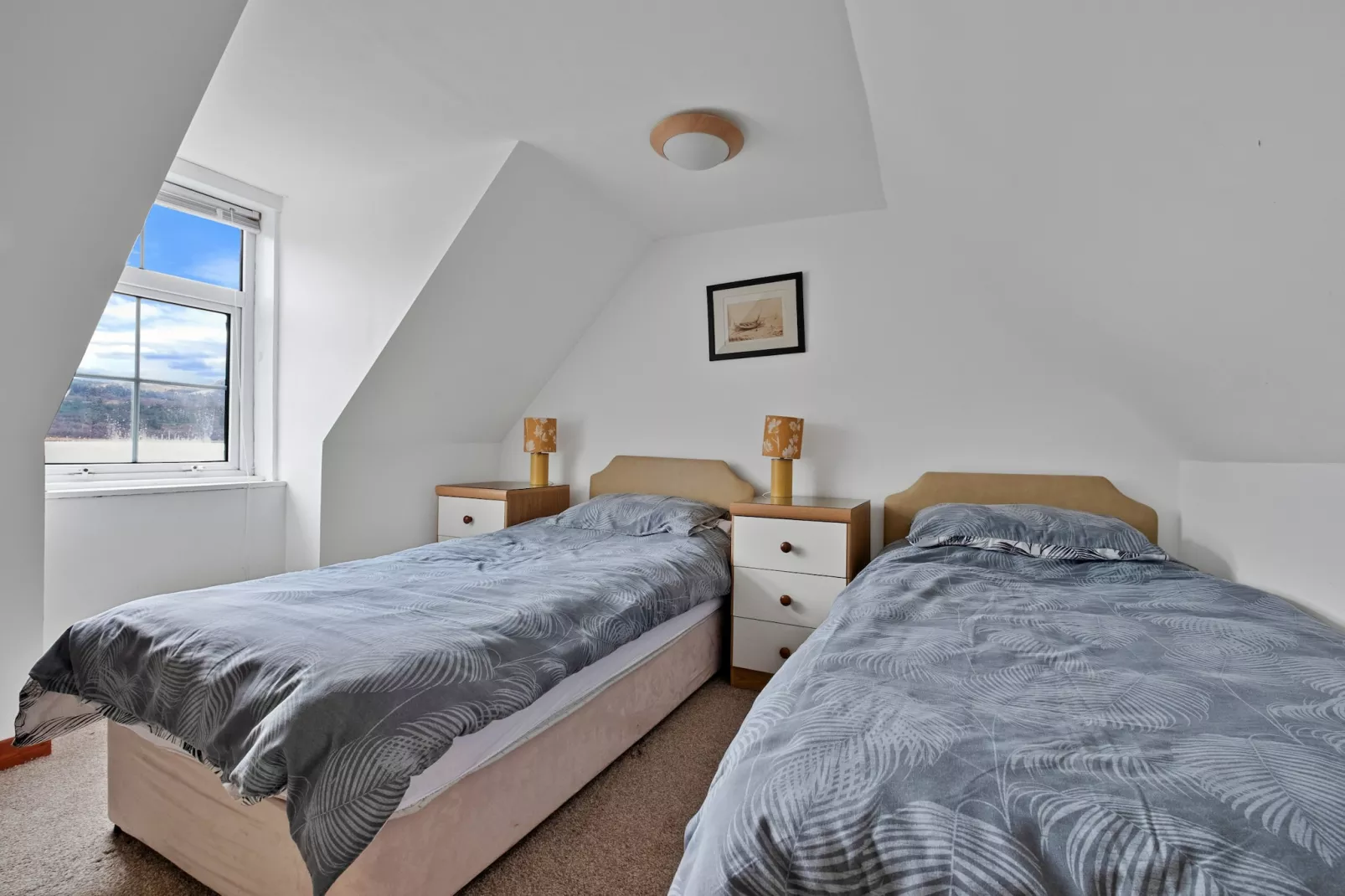 Lochead Cottage-Bedroom