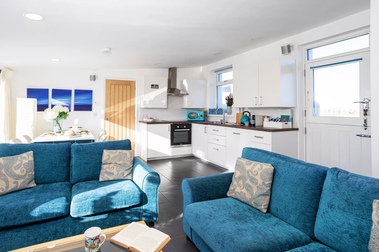The Lighthouse Hide-Living room