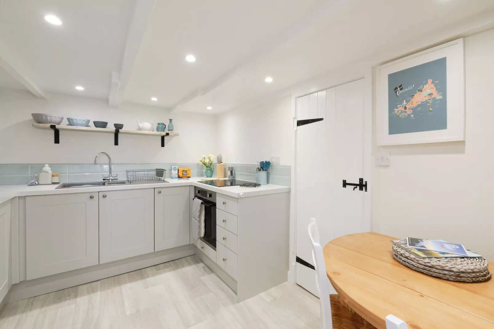 Coral Cottage-Kitchen