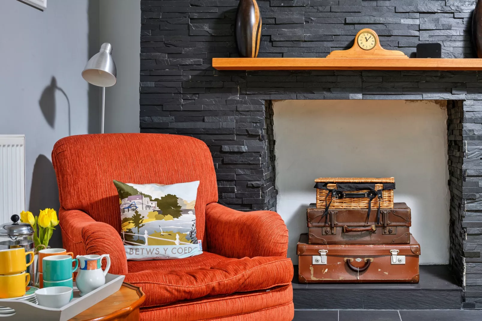 Bodlawen Holiday House - Edge of Snowdonia-Living room