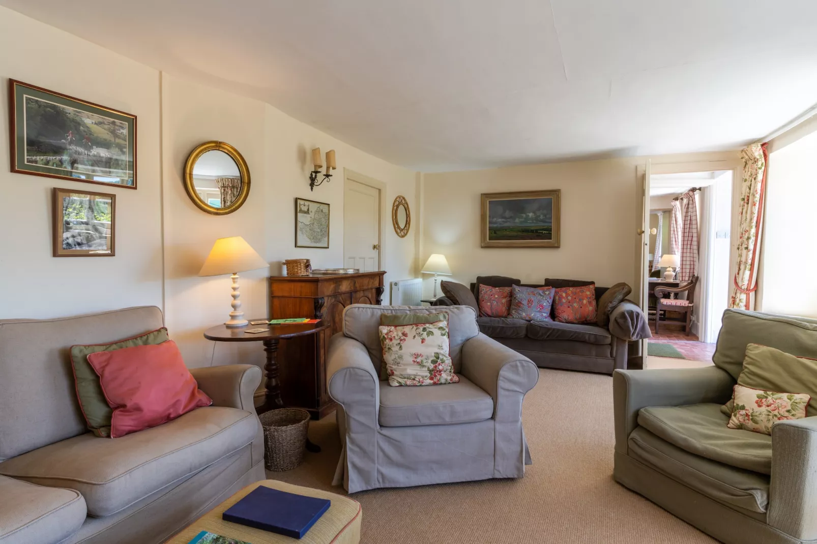 Valley Cottage-Living room