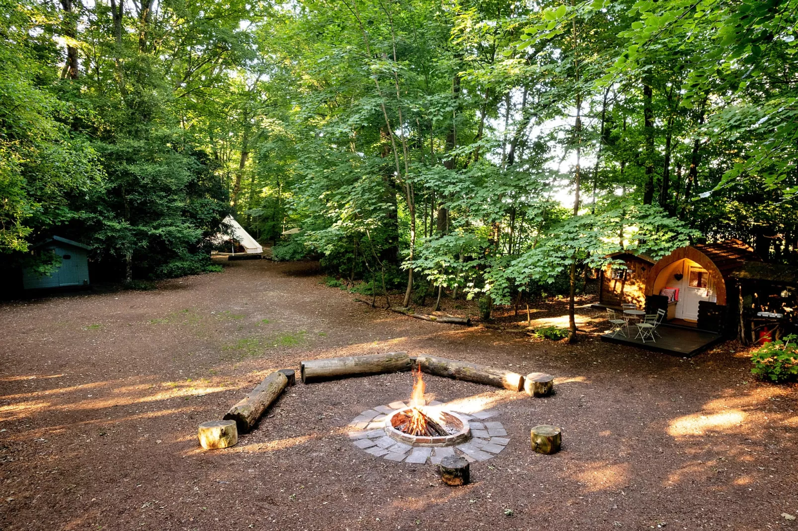 Bluebelle Glamping Pod-Exterior summer