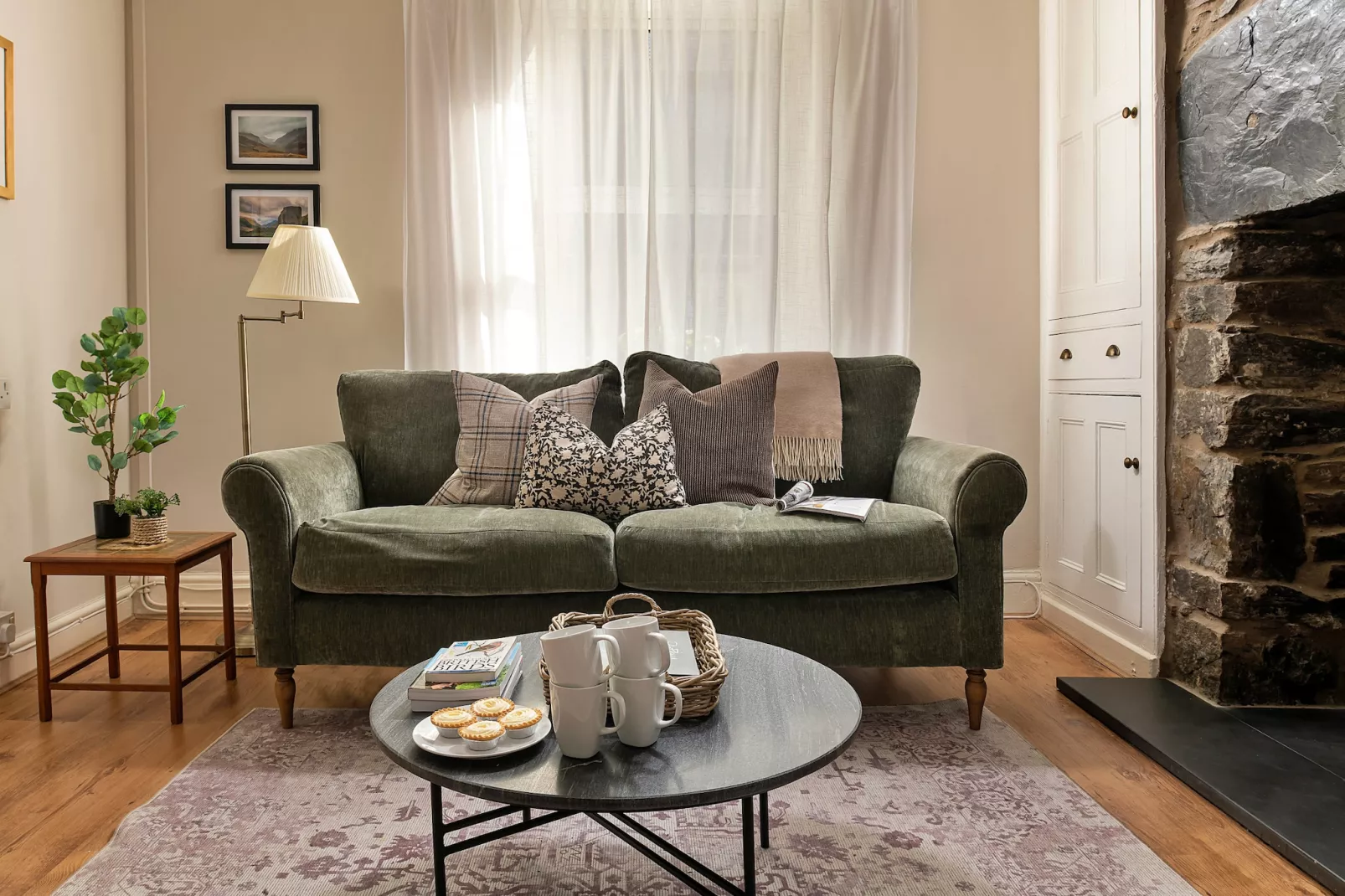 Bwthyn Llechi (Slate Cottage)-Living room