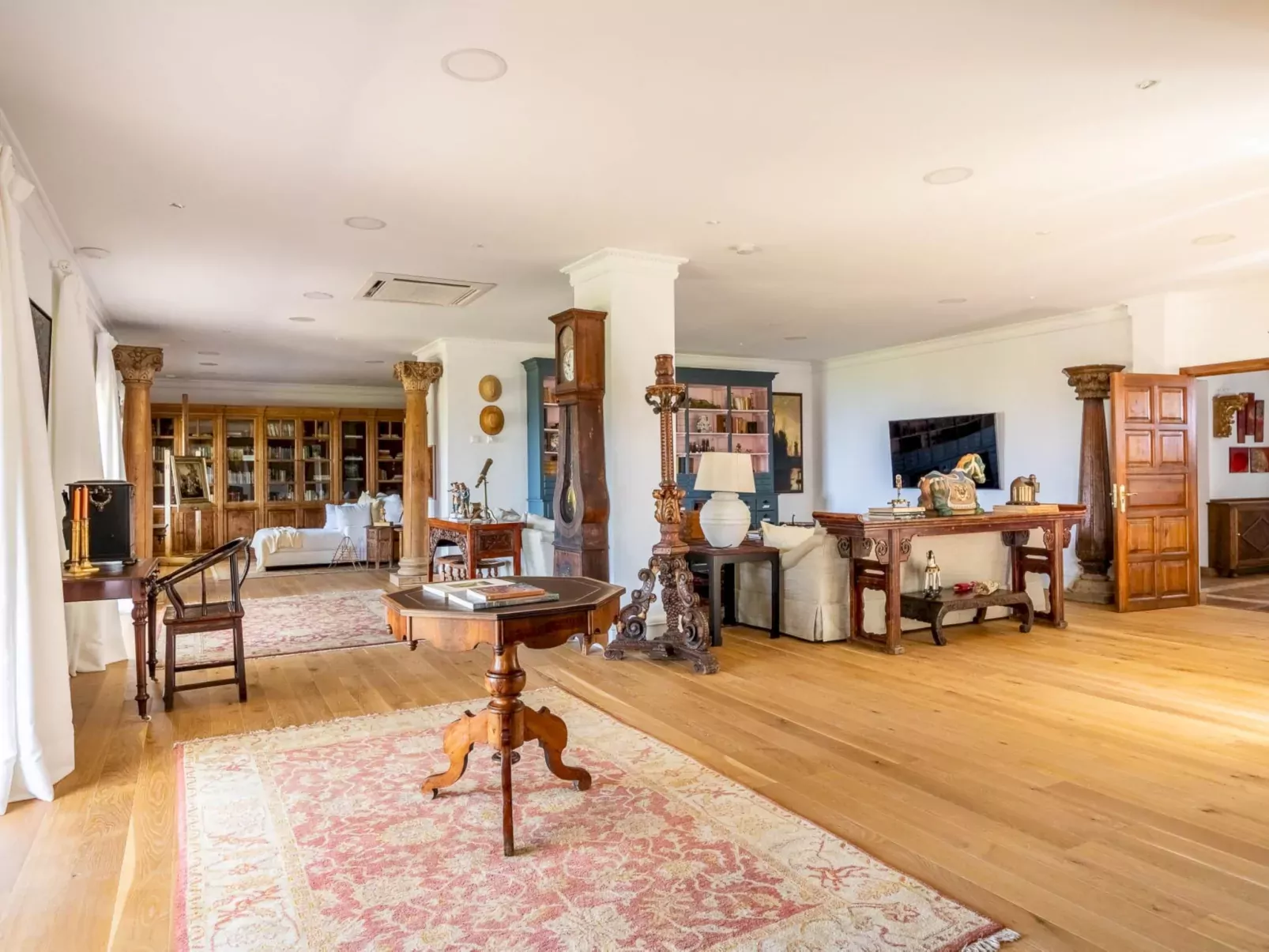 Villa Serena-Inside