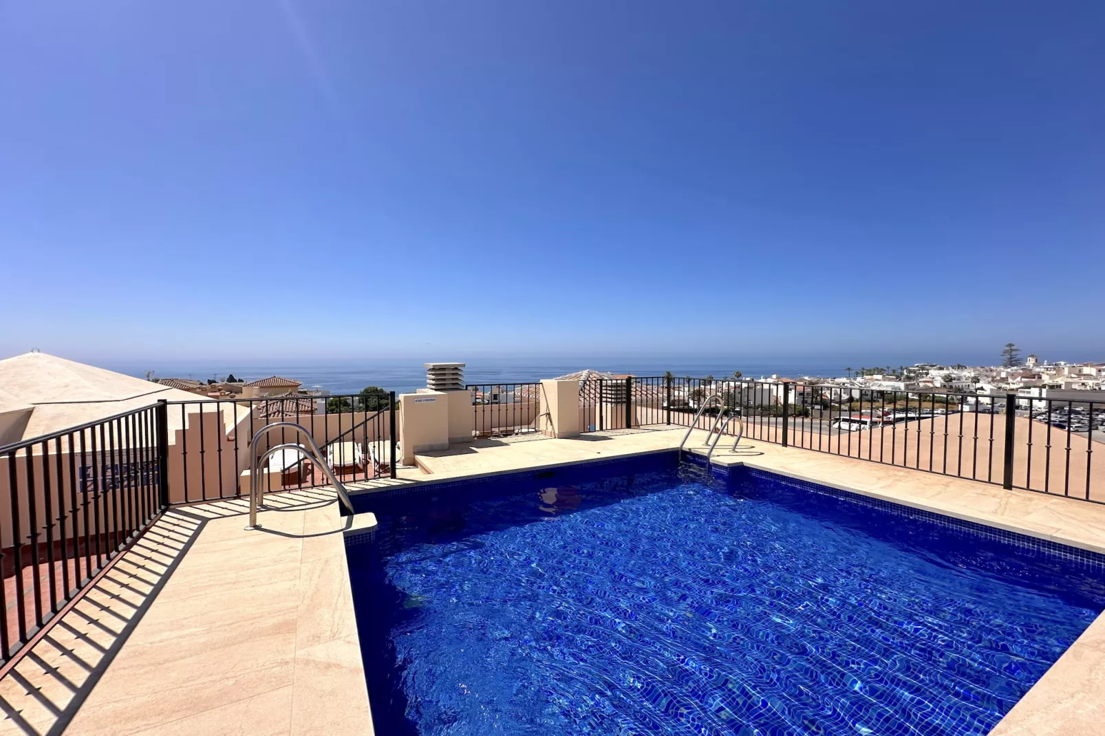 Carabeo Getaway 2000 by Casasol-Piscine